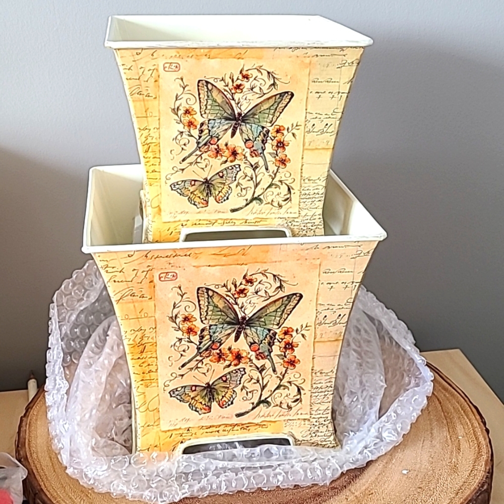 NWT Tii Collections Metal butterfly containers (set of 2)
